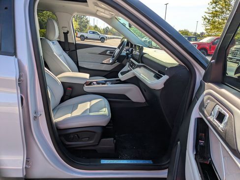 New 2026 Ford Explorer Platinum image 38