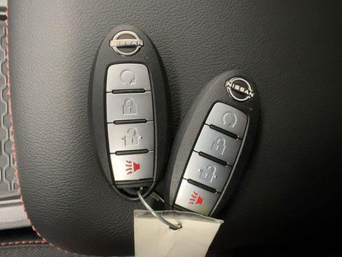 Used 2025 Nissan Frontier PRO-4X w/ Pro Convenience Package image 29