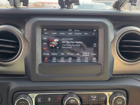 Used 2021 Jeep Wrangler Sport S image 24