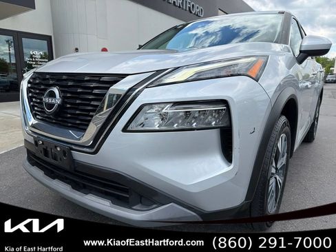 Used 2023 Nissan Rogue SV AWD/4WD image 3