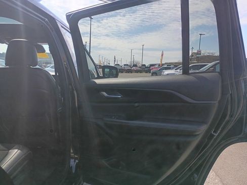 Used 2023 Jeep Grand Cherokee L Laredo AWD/4WD image 19