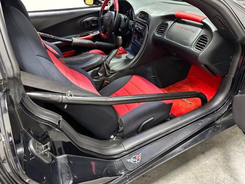 Used 2002 Chevrolet Corvette Z06 w/ Memory Pkg RWD image 26