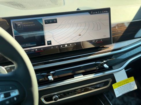 New 2026 BMW X5 xDrive50e image 17