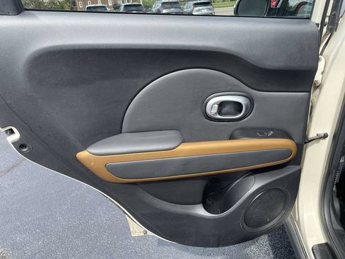 Used 2015 Kia Soul ! w/ Umber Package 1 FWD image 20