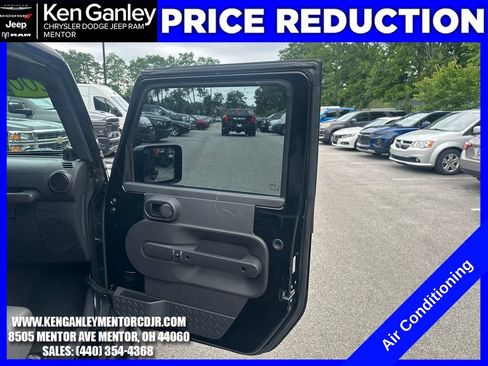 Used 2007 Jeep Wrangler Unlimited Sahara AWD/4WD image 21