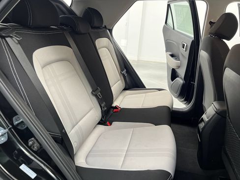 Used 2025 Hyundai Venue SEL FWD image 21