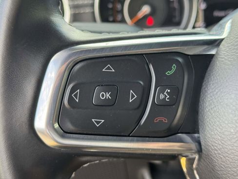 Used 2022 Jeep Wrangler Unlimited Sahara w/ LED Lighting Group AWD/4WD image 19