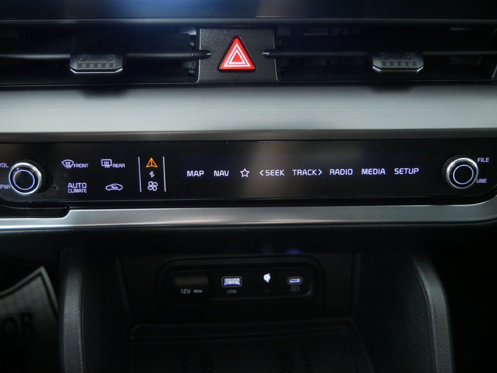 Used 2024 Kia Sportage EX AWD/4WD image 33