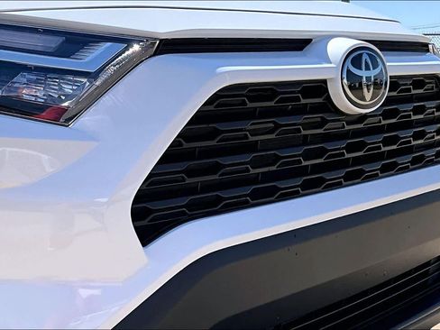 Used 2025 Toyota RAV4 XLE image 29