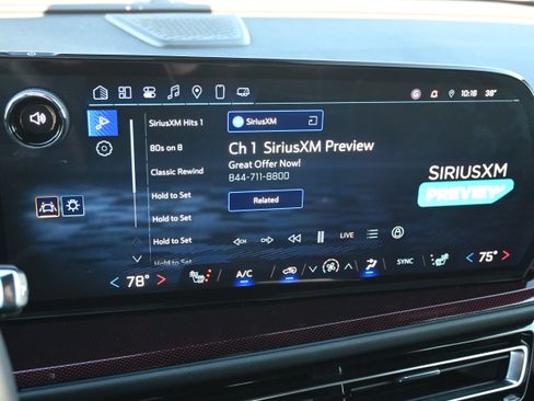 Used 2024 Chevrolet Traverse Z71 w/ Enhanced Driving Package AWD/4WD image 25