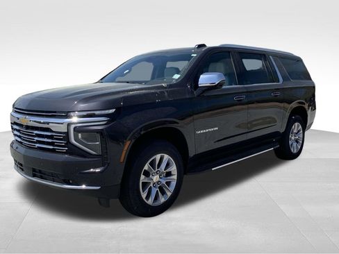 New 2025 Chevrolet Suburban Premier image 8