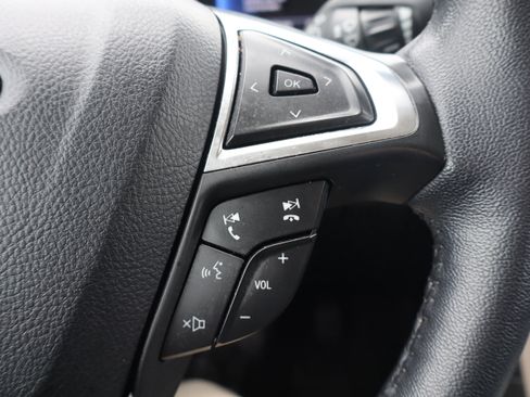 Used 2024 Ford Edge SEL w/ Sport Appearance Package image 17