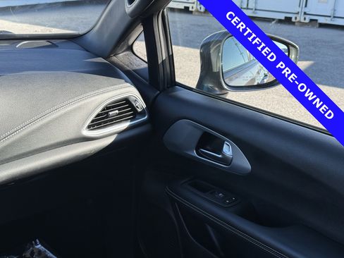 Used 2020 Chrysler Pacifica Limited w/ Advanced Safetytec Group image 19