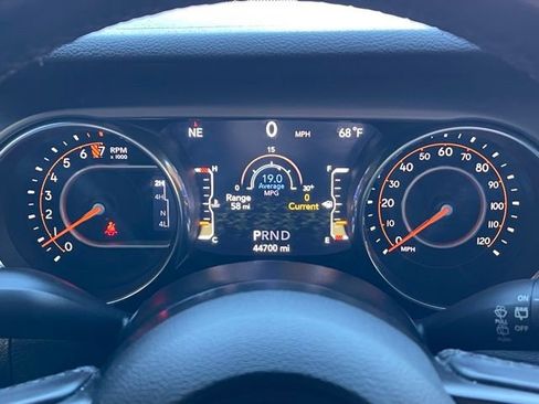 Used 2020 Jeep Wrangler Unlimited Sport image 9