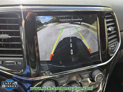 Used 2021 Jeep Grand Cherokee Laredo X image 23