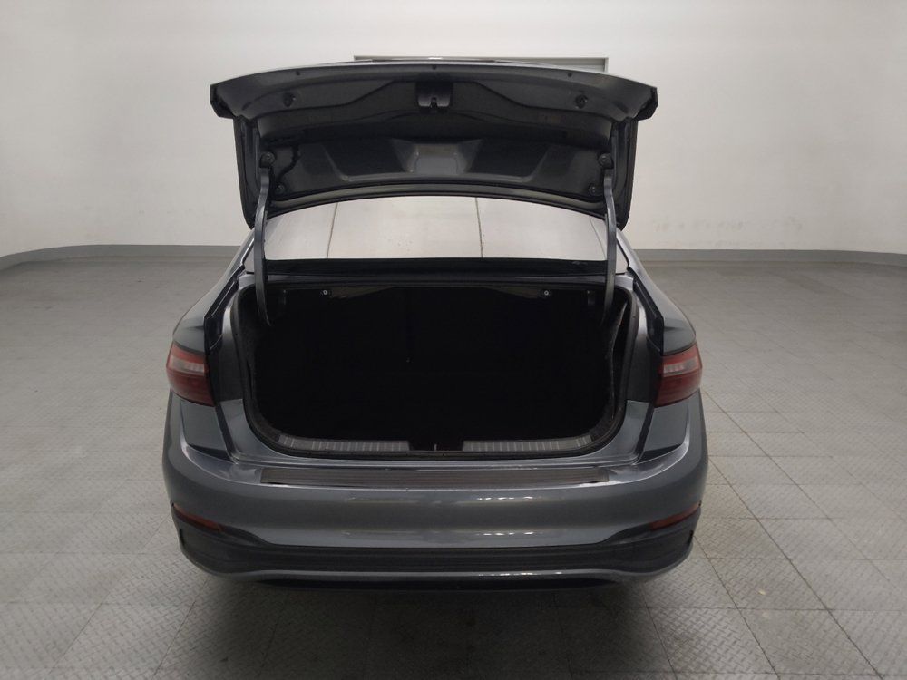 Used 2024 Volkswagen Jetta SE FWD image 29