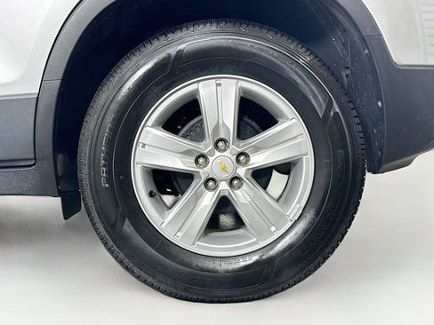 Used 2020 Chevrolet Trax LS w/ Tint and Cruise Package image 11