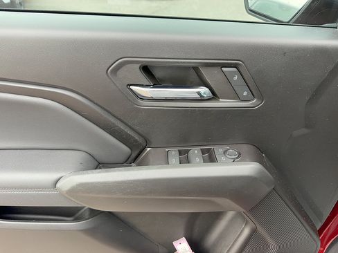 Used 2024 Chevrolet Colorado LT RWD image 9