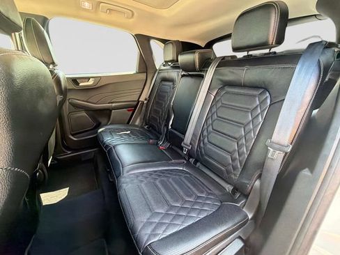 Used 2023 Ford Escape Platinum w/ Premium Technology Package AWD/4WD image 15