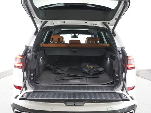 Used 2022 BMW X5 xDrive45e w/ M Sport Package AWD/4WD image 16