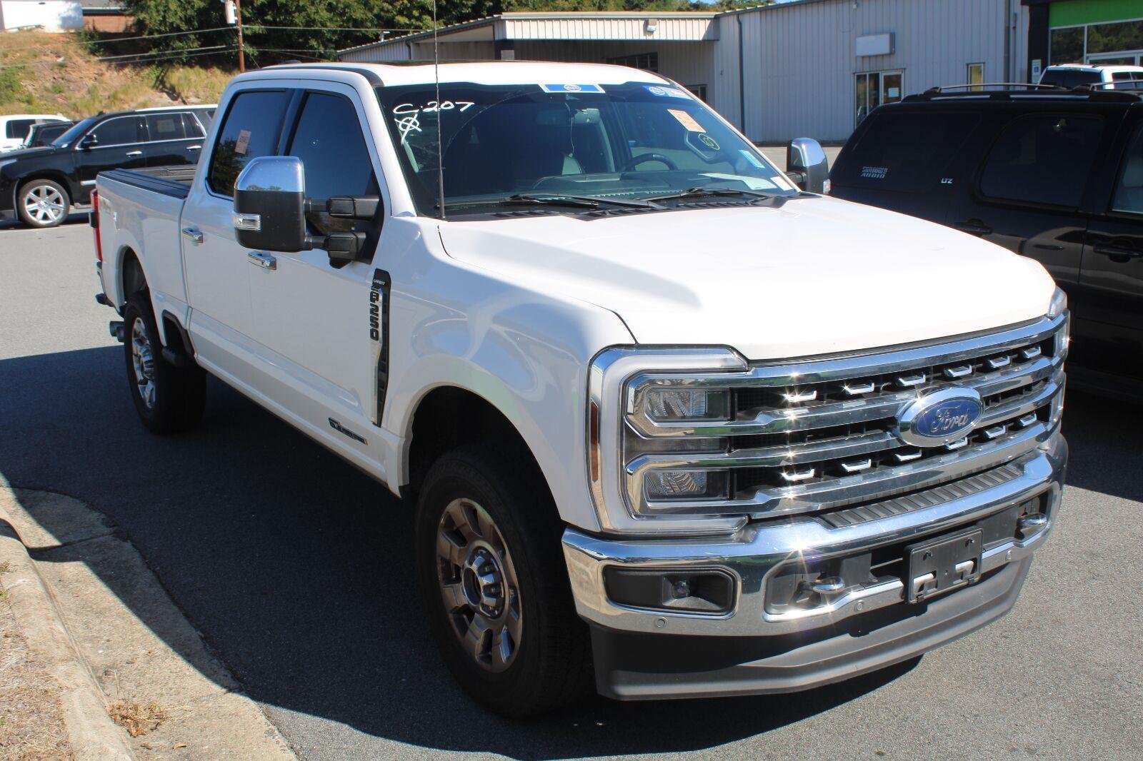 Used 2024 Ford F250 Lariat w/ Lariat Ultimate Package AWD/4WD image 3
