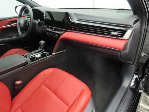 Used 2025 Toyota Camry XSE image 16