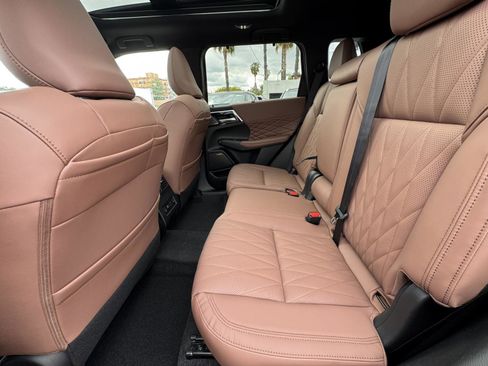 New 2025 Mitsubishi Outlander SEL image 13