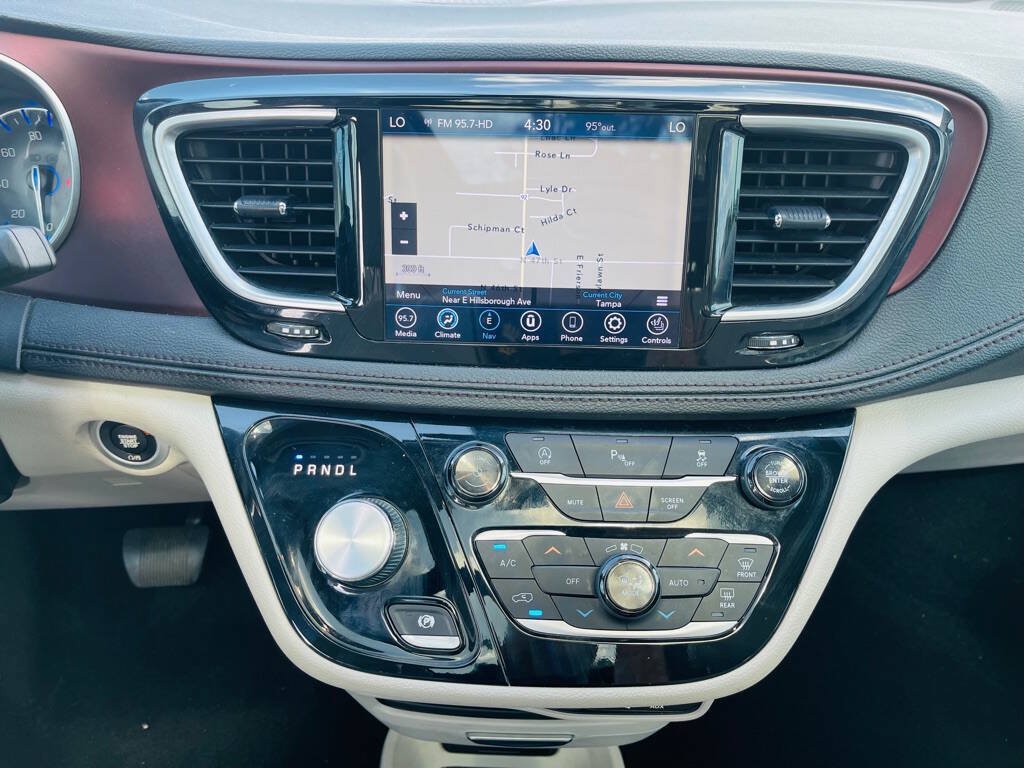 Used 2020 Chrysler Pacifica Limited FWD image 20
