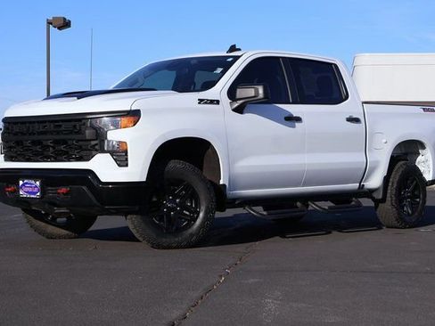 Used 2024 Chevrolet Silverado 1500 Custom Trail Boss w/ LPO, Dark Essentials Package image 19