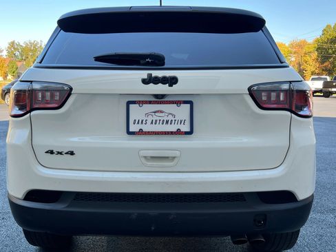 Used 2018 Jeep Compass Latitude AWD/4WD image 7