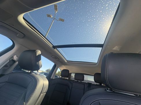 Certified 2025 Lincoln Nautilus Reserve AWD/4WD image 17