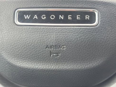 Used 2023 Jeep Wagoneer Series II RWD image 13