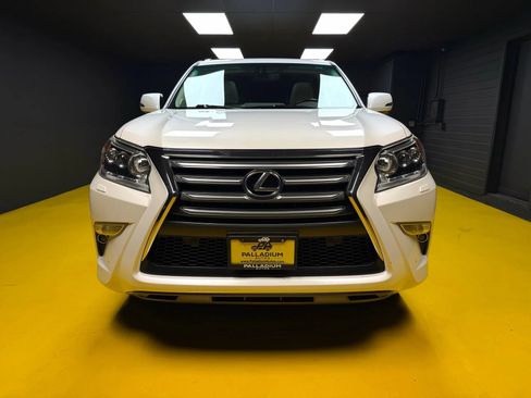 Used 2016 Lexus GX 460 image 2