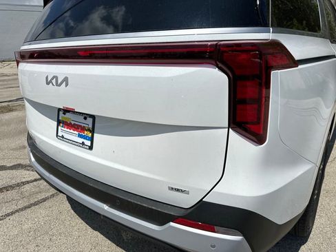 New 2025 Kia Carnival EX image 38