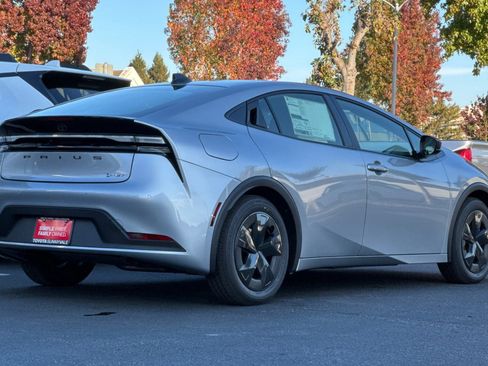 New 2026 Toyota Prius Plug-In Hybrid image 3