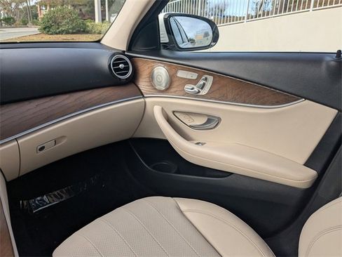 Used 2022 Mercedes-Benz E 350 Sedan image 13