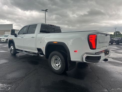 Used 2025 GMC Sierra 3500 Denali w/ Denali Reserve Package AWD/4WD image 4