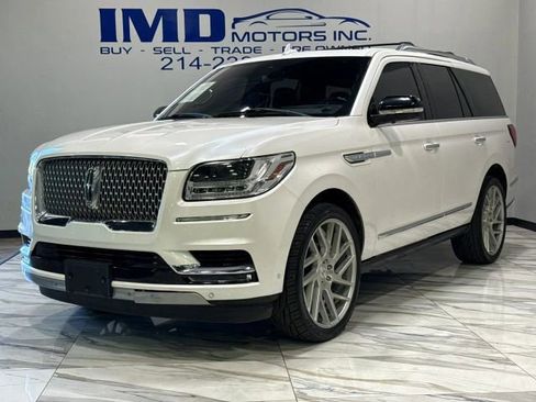 Used 2018 Lincoln Navigator Select w/ Technology Package RWD image 2