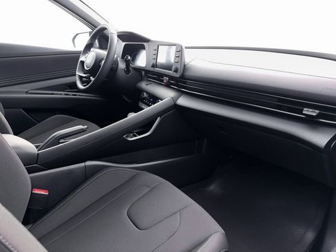 Certified 2026 Hyundai Elantra Sport FWD image 15