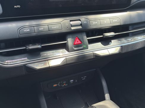 Used 2025 Kia K4 EX FWD image 26