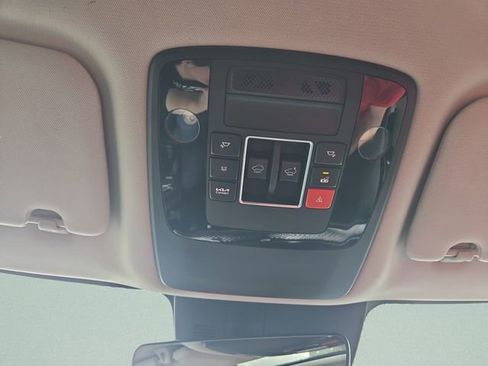 Used 2023 Kia Carnival SX Prestige FWD image 28