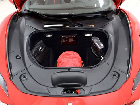 Certified 2022 Ferrari F8 Tributo RWD image 10