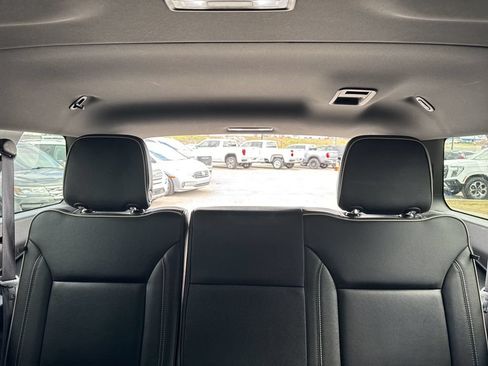 Used 2024 GMC Yukon XL SLT AWD/4WD image 31