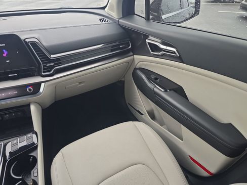 Used 2023 Kia Sportage EX image 12