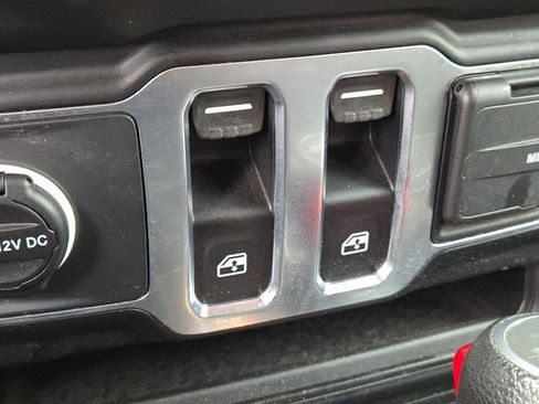 Certified 2023 Jeep Wrangler Sport AWD/4WD image 18