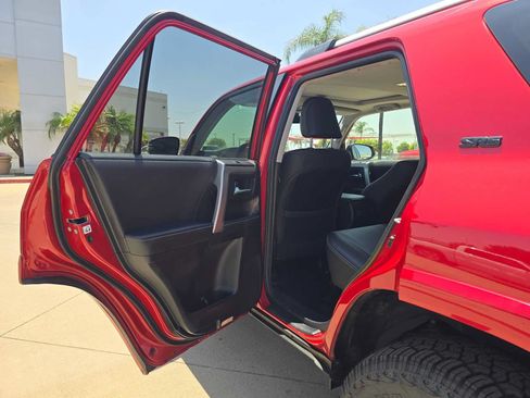 Certified 2022 Toyota 4Runner SR5 Premium w/ Moonroof Package AWD/4WD image 16