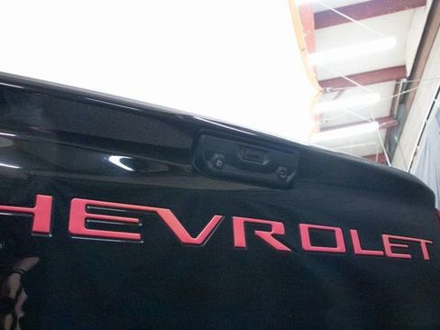 Used 2022 Chevrolet Silverado 2500 LTZ w/ LTZ Premium Package image 13