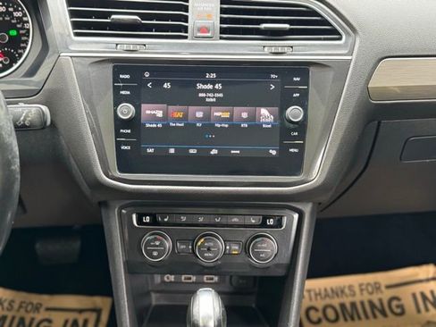 Used 2018 Volkswagen Tiguan SEL FWD image 26