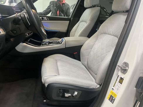 Used 2024 BMW X5 xDrive50e AWD/4WD image 18