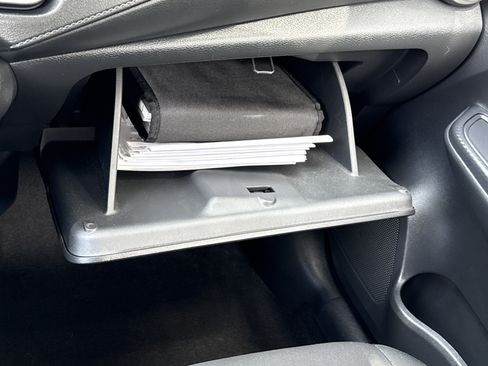Used 2021 Nissan Versa S FWD image 22
